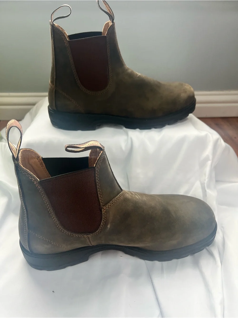 Blundstone B001715 Brown Leather Boots with Dark Elastic Panels